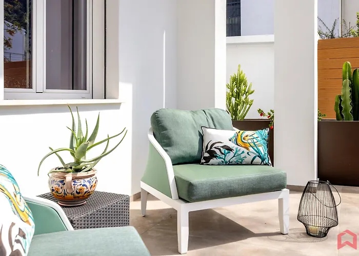 In Con Piscina Privata