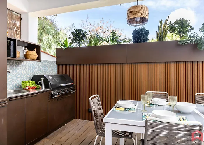 In Con Piscina Privata アパート